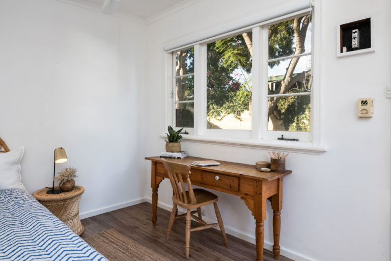 16 Perth Street gallery