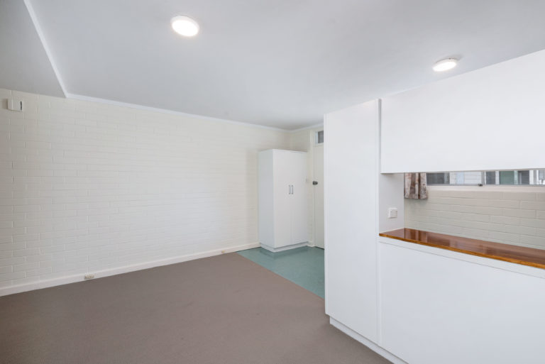 24/8 St Leonards Street gallery