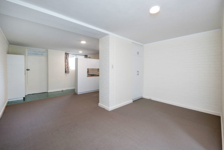 24/8 St Leonards Street gallery