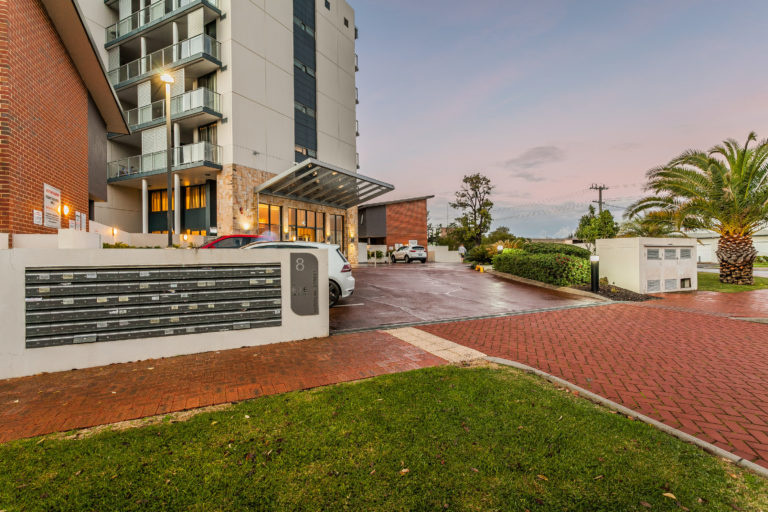 17/8 Hordern Street gallery