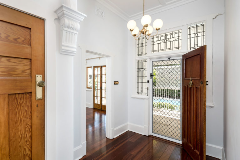 51 Loch Street gallery