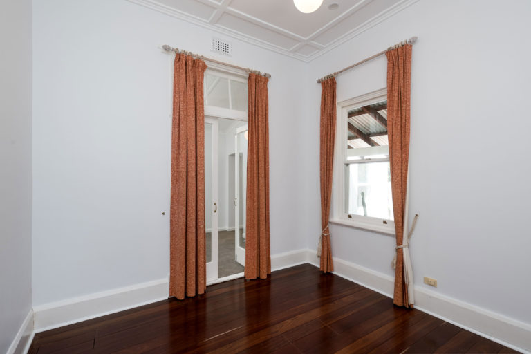 51 Loch Street gallery