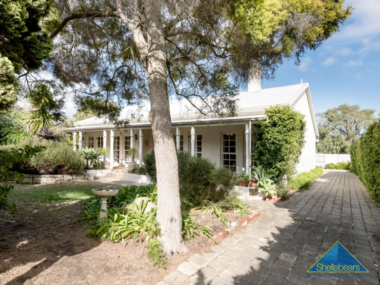 22r Keane Street gallery