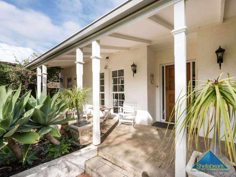 22r Keane Street gallery