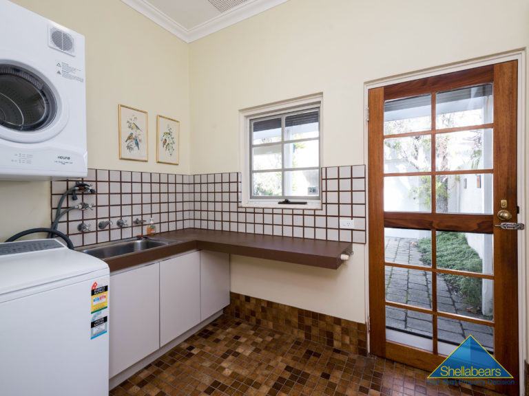 22r Keane Street gallery