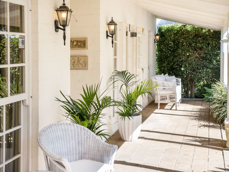 22R Keane Street gallery