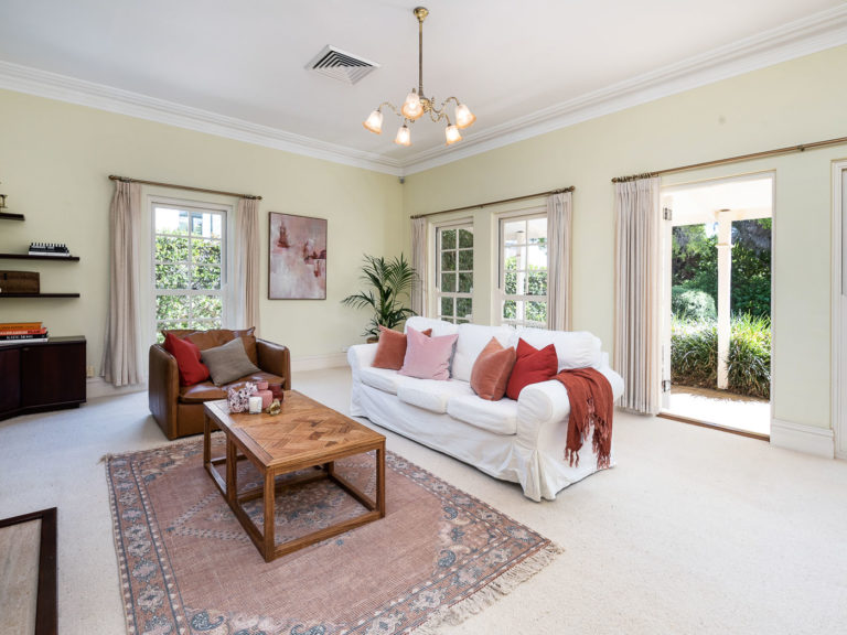 22R Keane Street gallery