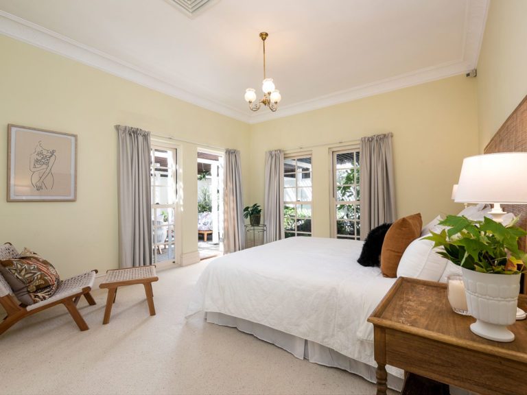 22R Keane Street gallery