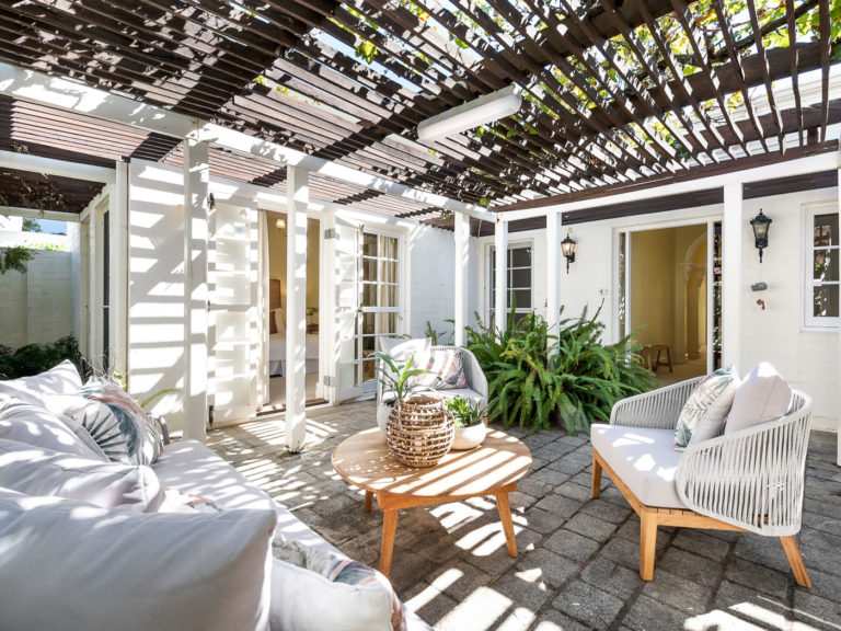 22R Keane Street gallery