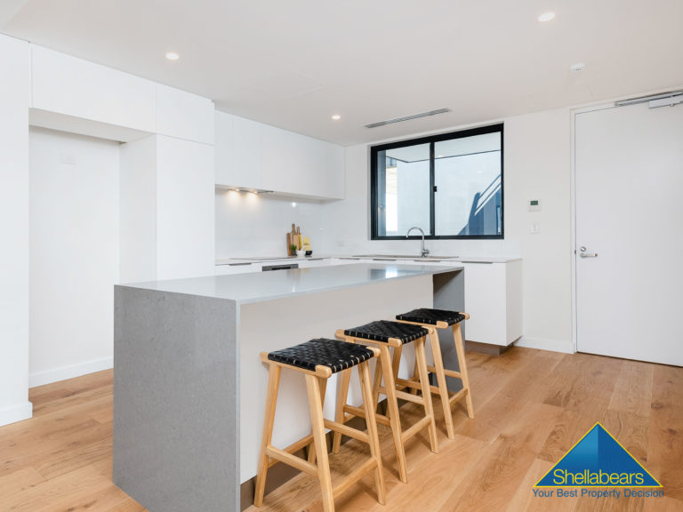 4/15 Lime Street gallery