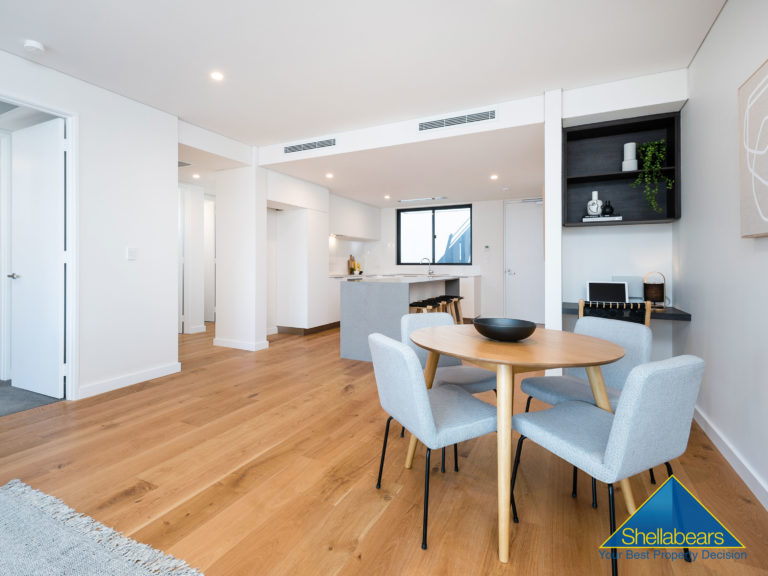 4/15 Lime Street gallery