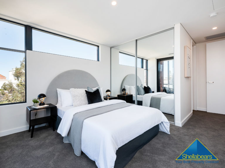 4/15 Lime Street gallery