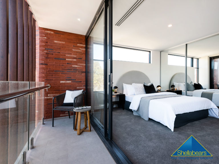 4/15 Lime Street gallery