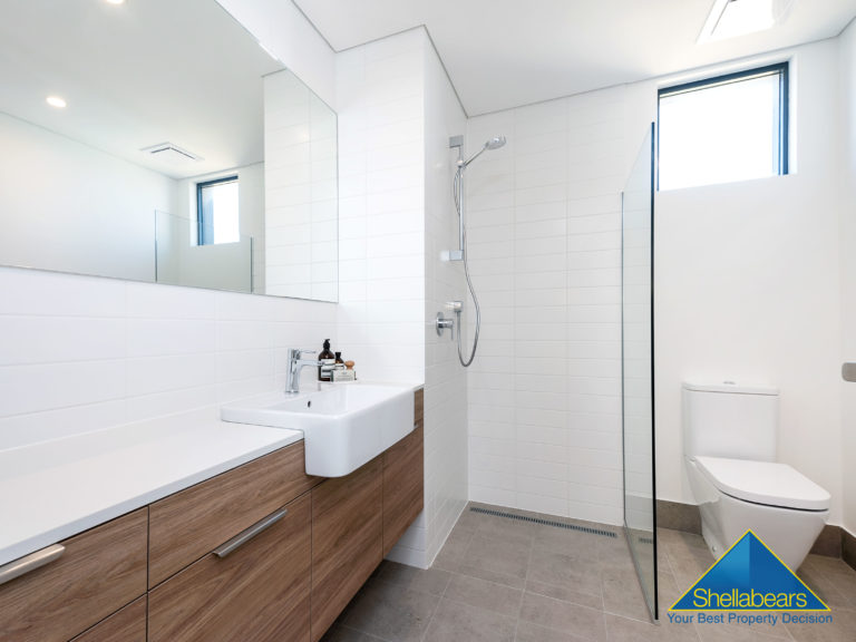 4/15 Lime Street gallery