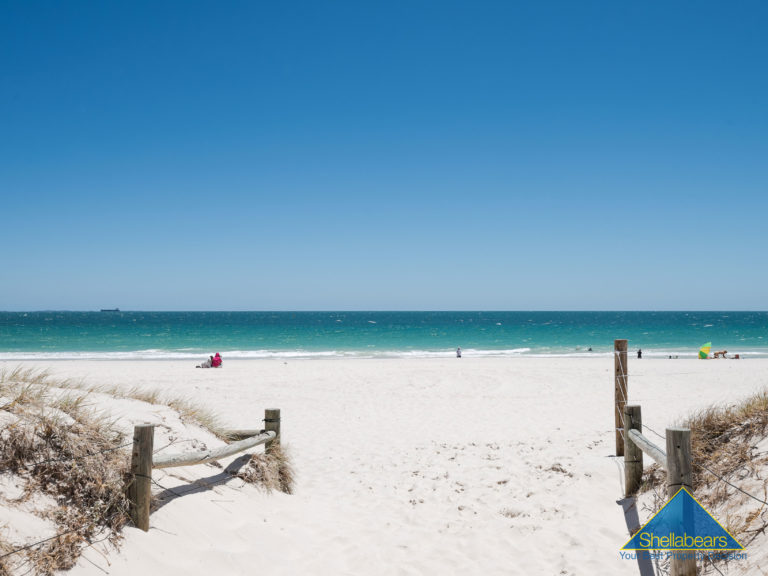 4/15 Lime Street gallery