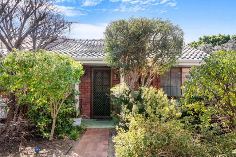 3/26 Broome Street gallery