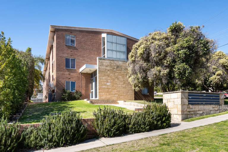 14/115 Monument Street gallery