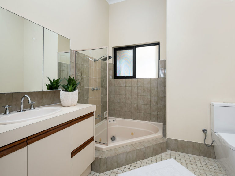 155 Waratah Avenue gallery