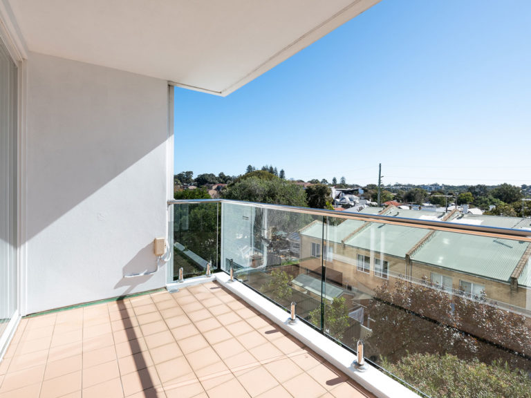 34/20 Dean Street gallery