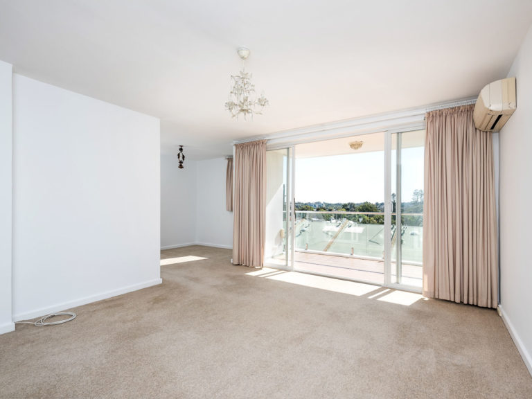 34/20 Dean Street gallery