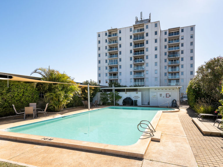 34/20 Dean Street gallery