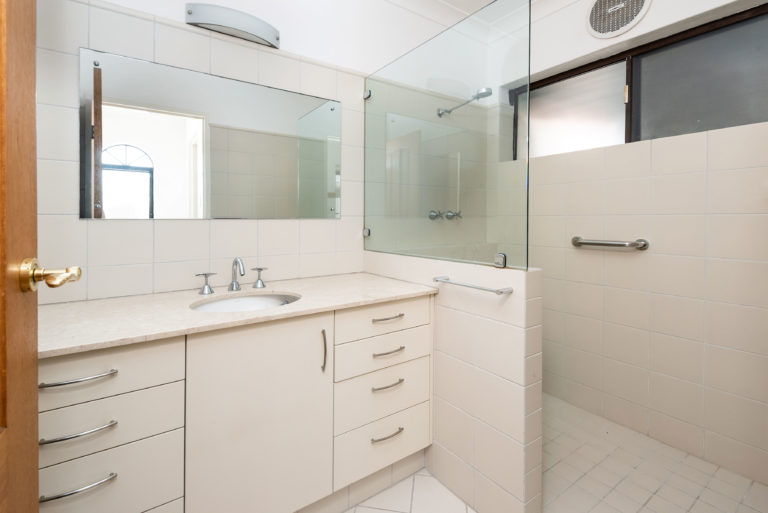 4/6 Bindaring Parade gallery