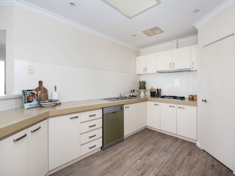 2/59 Second Avenue gallery