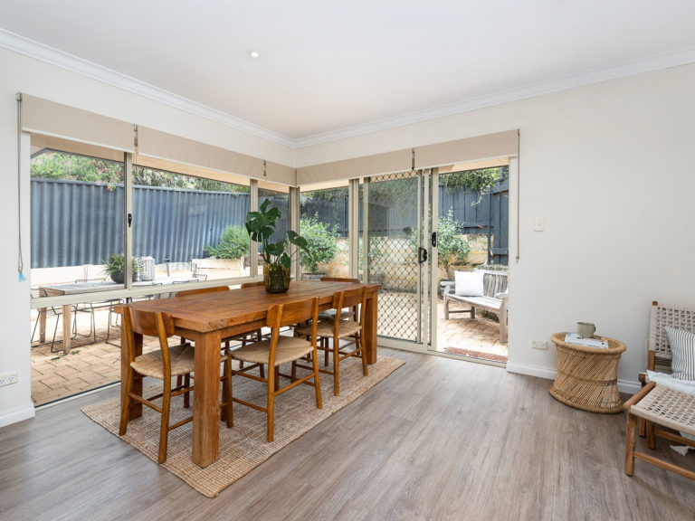 2/59 Second Avenue gallery