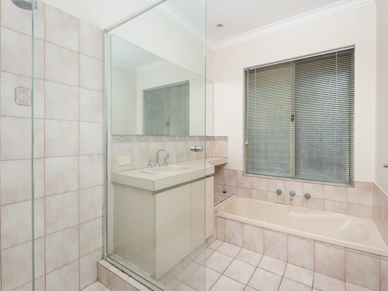 2/59 Second Avenue gallery