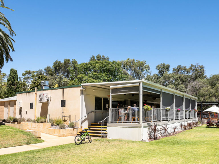 2/59 Second Avenue gallery