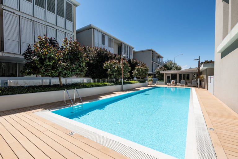 28/11 Leighton Beach Boulevard gallery