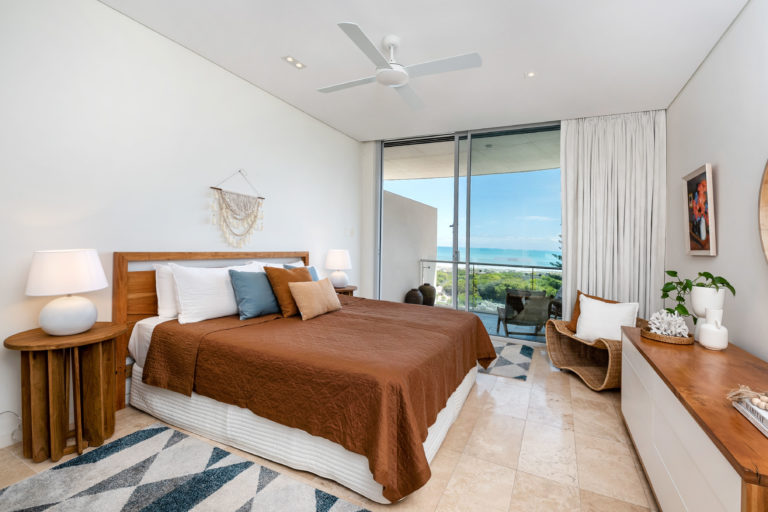 28/11 Leighton Beach Boulevard gallery