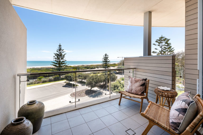 28/11 Leighton Beach Boulevard gallery