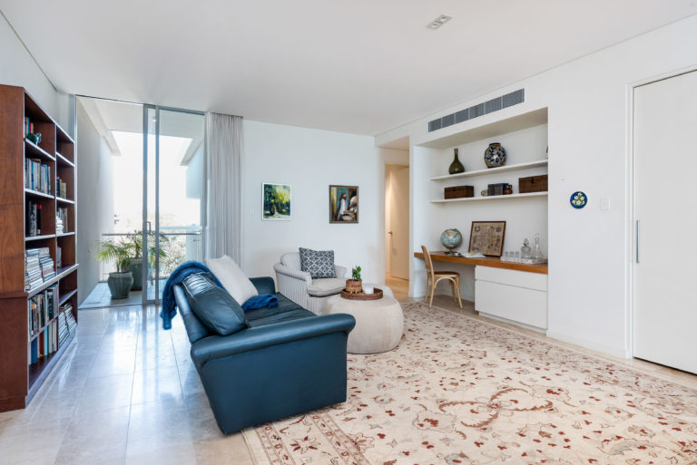 28/11 Leighton Beach Boulevard gallery