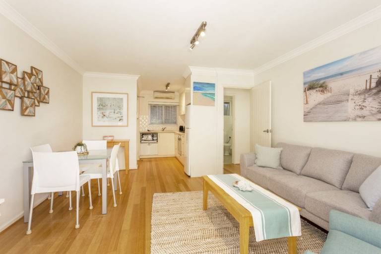 1/8 Macarthur Street gallery