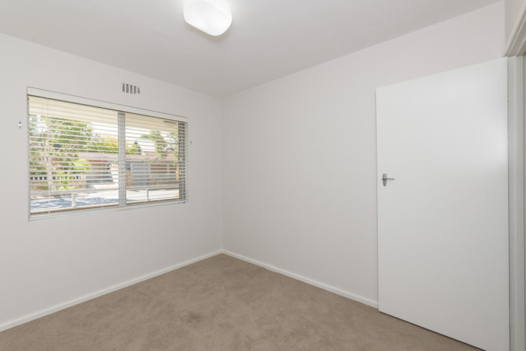 8/12 St Leonards Street gallery