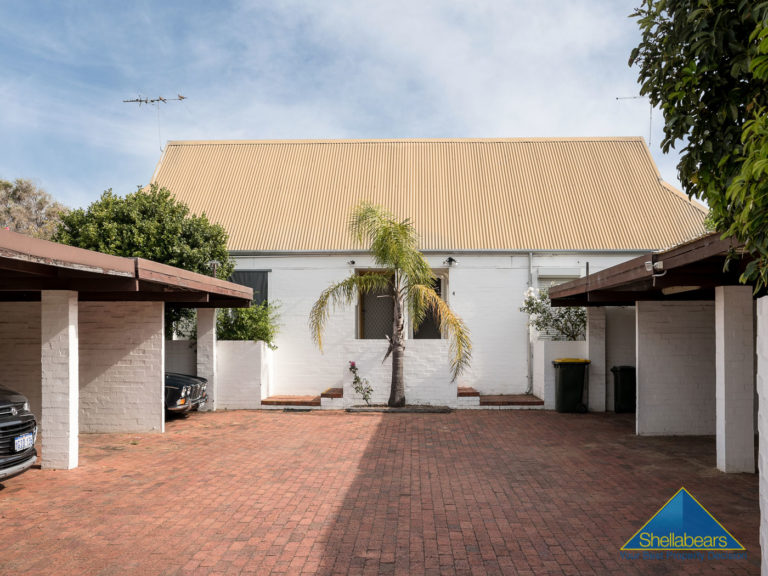 4/2 Wellington Street gallery