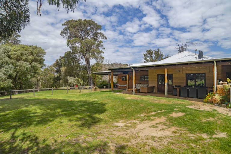 Beautifully Presented Vineyard – Cellar Door Sales – Chalets – Homestead gallery