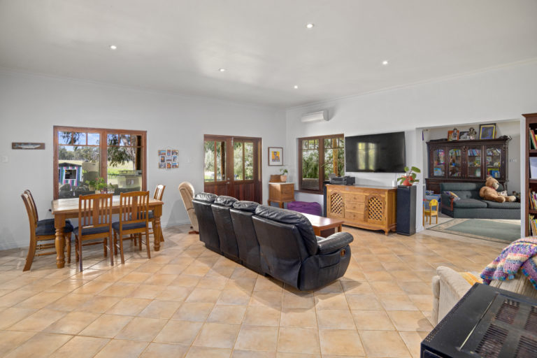 Beautifully Presented Vineyard – Cellar Door Sales – Chalets – Homestead gallery