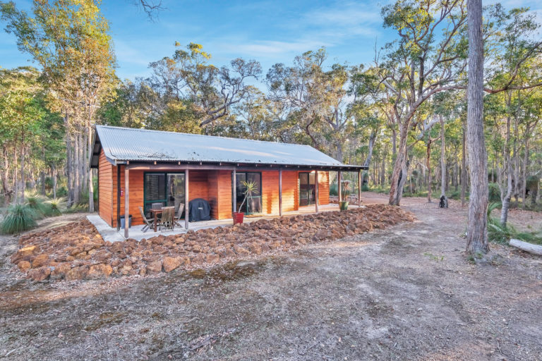 Beautifully Presented Vineyard – Cellar Door Sales – Chalets – Homestead gallery
