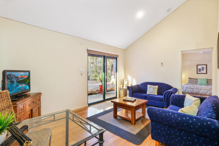 Beautifully Presented Vineyard – Cellar Door Sales – Chalets – Homestead gallery