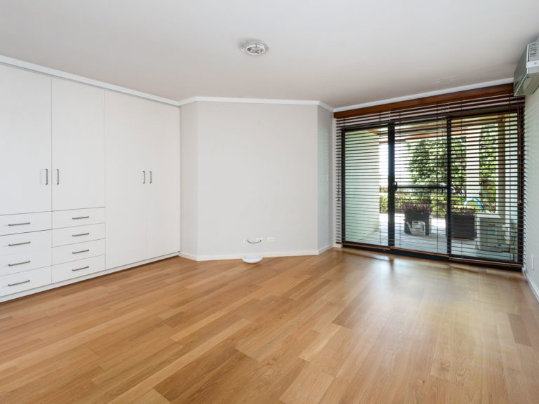 65 Rule Street gallery