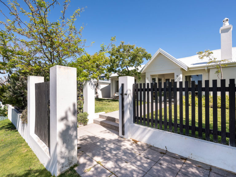 5 Florence Street gallery