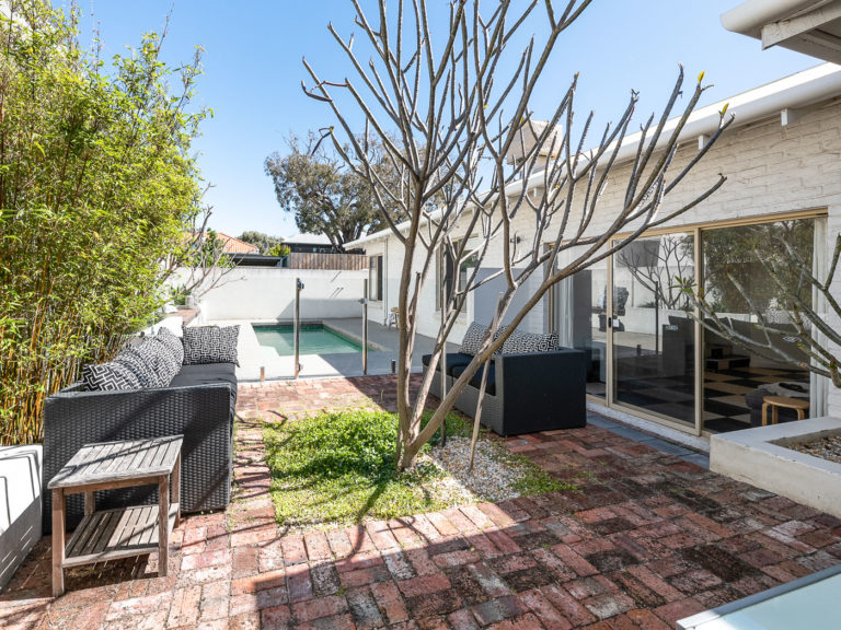 5 Florence Street gallery