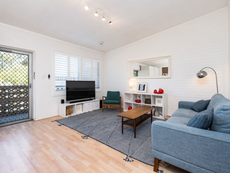 14/17 Glyde Street gallery