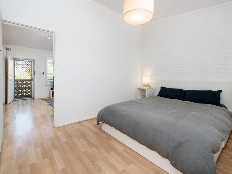 14/17 Glyde Street gallery