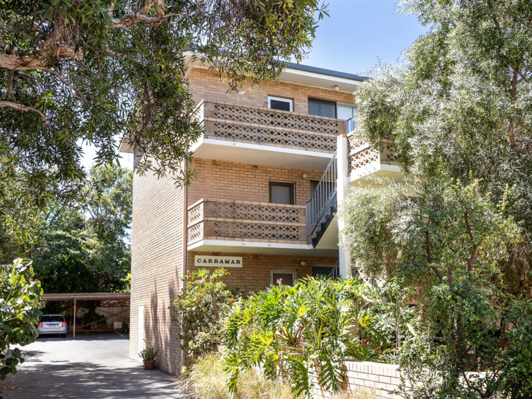 14/17 Glyde Street gallery