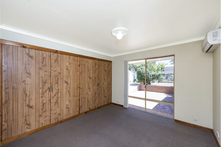 21 KINGFISHER AVENUE gallery