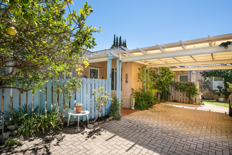 3/3 Doonan Road gallery