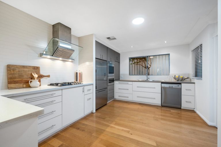 20 Prowse Street gallery